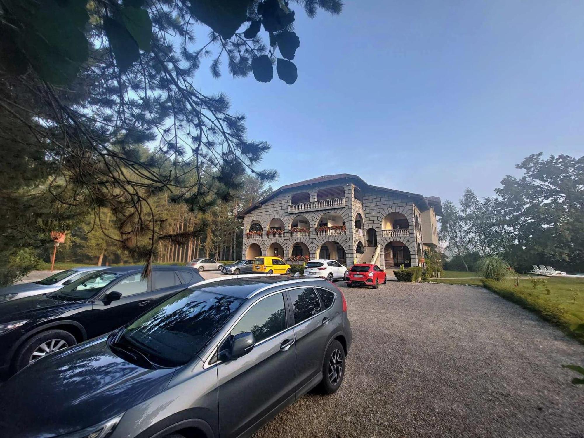 Vacation Home Keskic Velika Gata Bagian luar foto