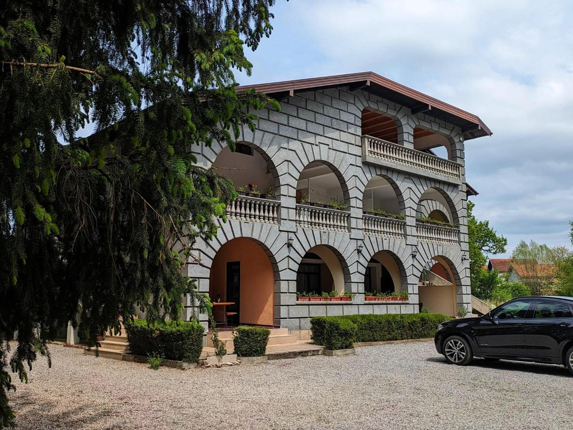 Vacation Home Keskic Velika Gata Bagian luar foto