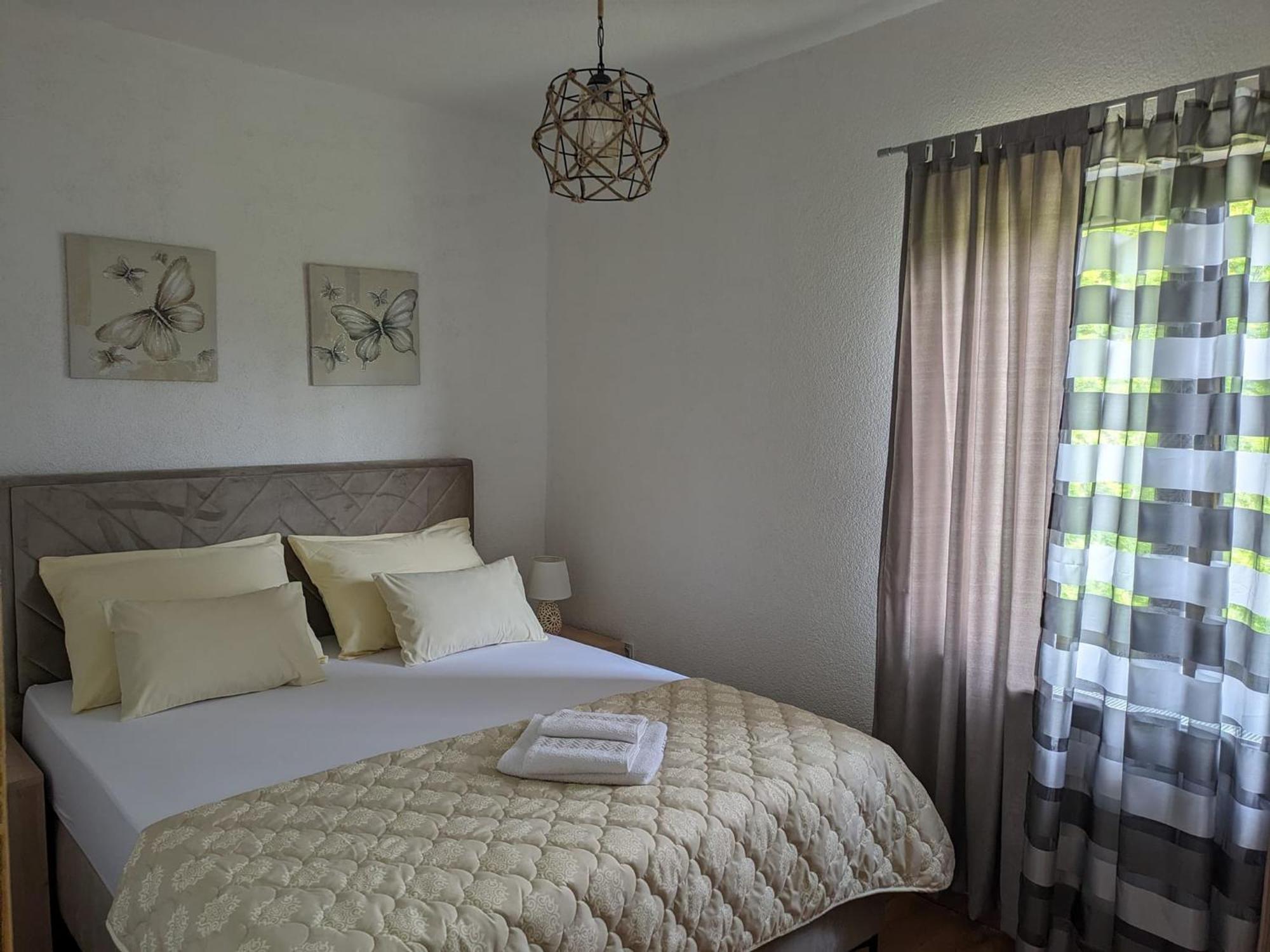 Vacation Home Keskic Velika Gata Bagian luar foto
