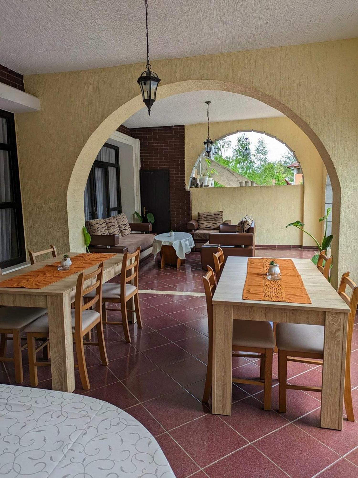 Vacation Home Keskic Velika Gata Bagian luar foto